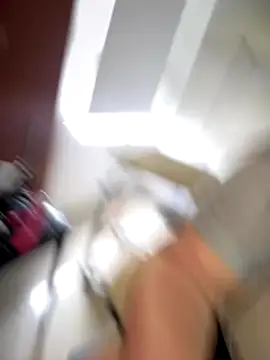 horny_roomiess webcam