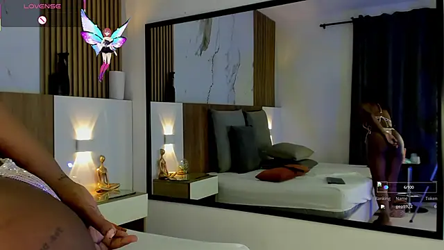 Zhara_Lenoire webcam