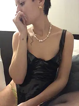 youngdutchruby - YoungDutchRuby's free webcam