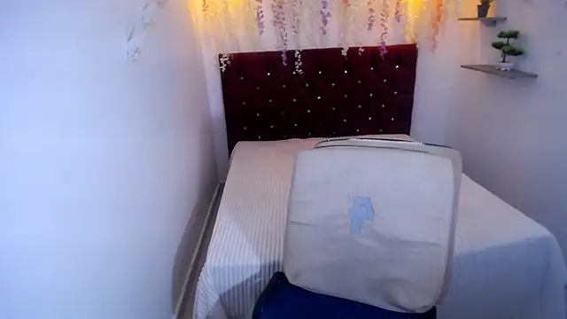 nastahabigcock webcam