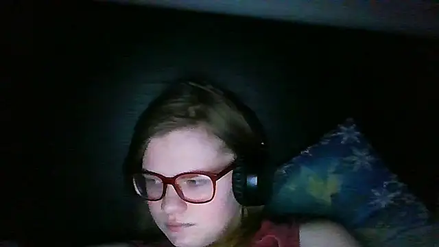 Moonolighta live cam screenshot female from Czech Republic on ZGTJNJ – 中文直播、回放与 GIF 精彩瞬间