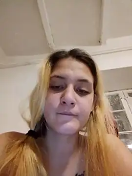 Themaskedgirl21 webcam