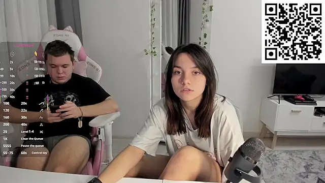 mashkaray (Ask my age) - Stream with two girls +1 man