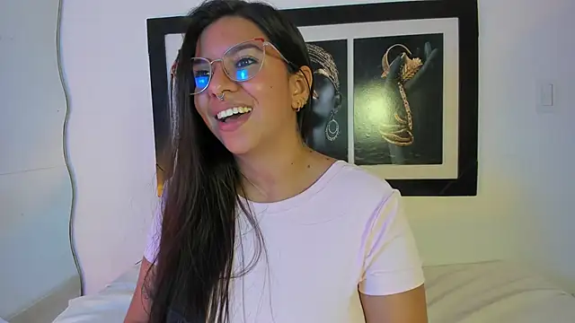 emilyy_cooperr webcam