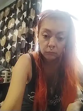 emilyyred - EmilyyRed's free webcam