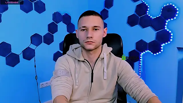 fred_strong live cam screenshot males on Tip.show – Interactive Live Cam Shows