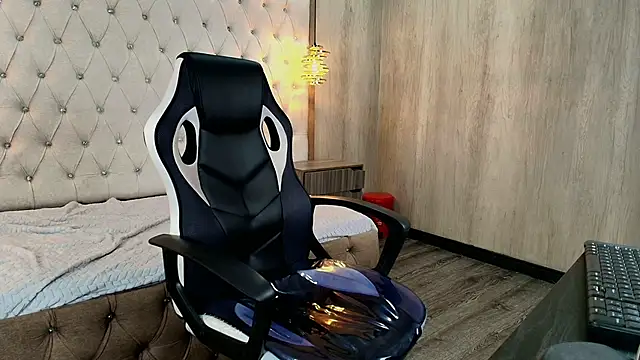 Charlotte_Lyra webcam stripchat model stream image