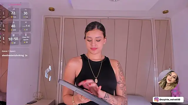 Sophie-velvet webcam stripchat model stream image