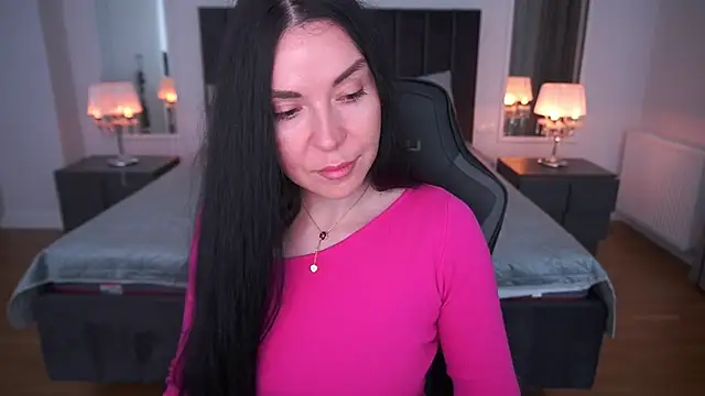 BlackSilkQueen webcam