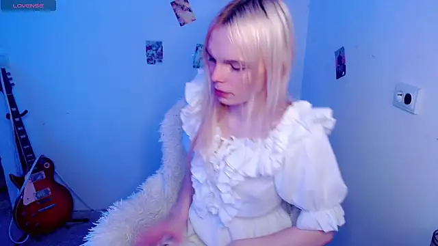 Emily_Nyaffee webcam