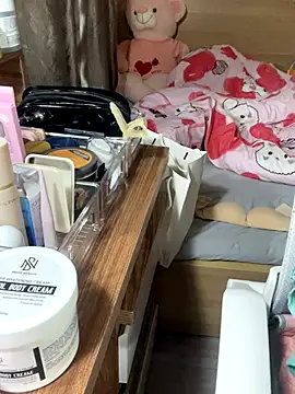 mina048 - Mina048's free webcam