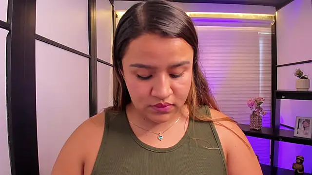 elabourn_ - ElaBourn_'s free webcam