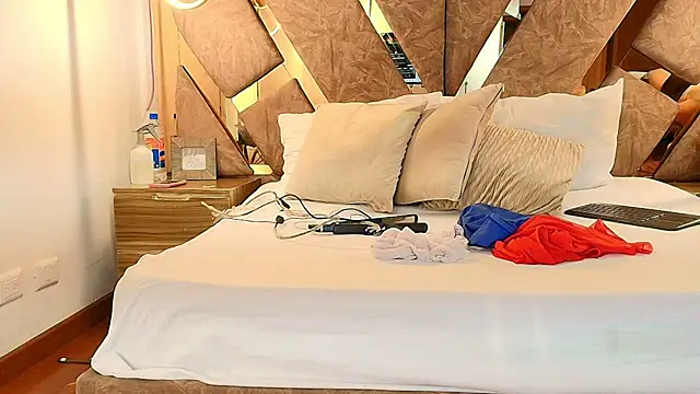 zarah_andrew__ webcam