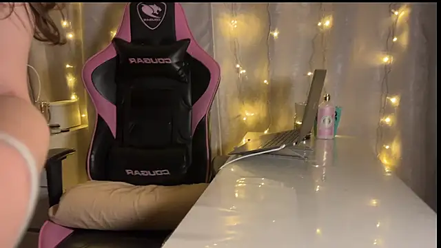 misswishh_ - Misswishh_'s free webcam