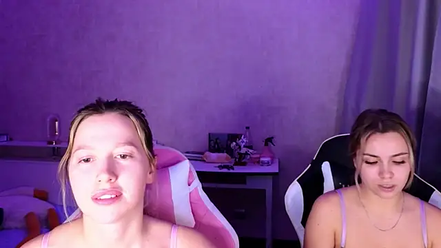 stefany_and_bettany - Stefany_and_bettany's free webcam