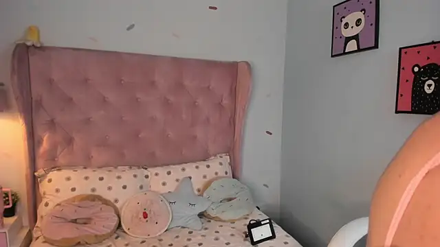 vanelope_evanss - Vanelope_evanss's free webcam