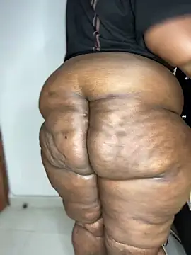 mswhitechocolatte - MsWhiteChocolatte's free webcam