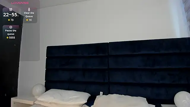 melanie_roux__ webcam