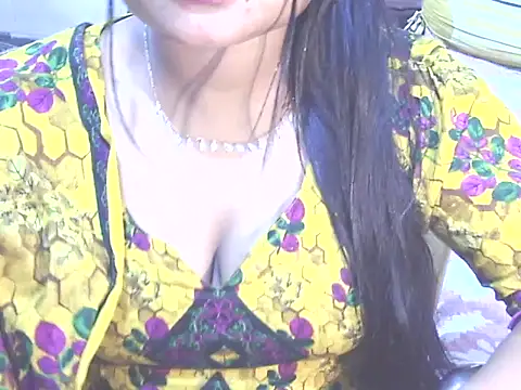 Nusrat_Faria07 webcam