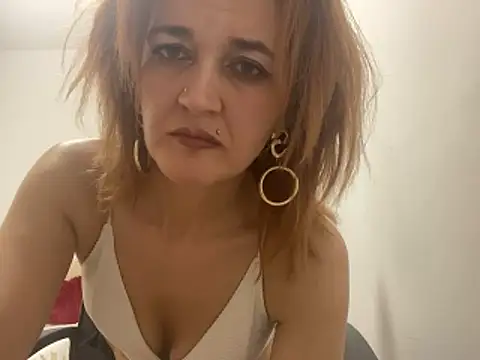 aley_lopezz - Aley_Lopezz's free webcam