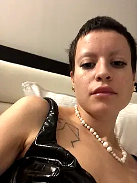 youngdutchruby - YoungDutchRuby's free webcam