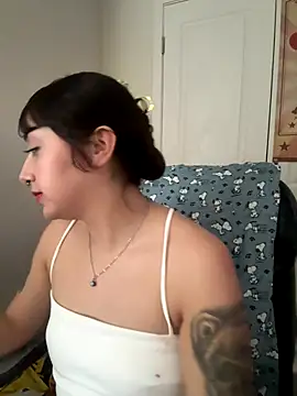 CharmingMaddie webcam