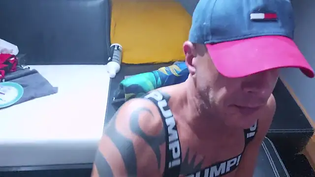 slavic_boy_39 webcam