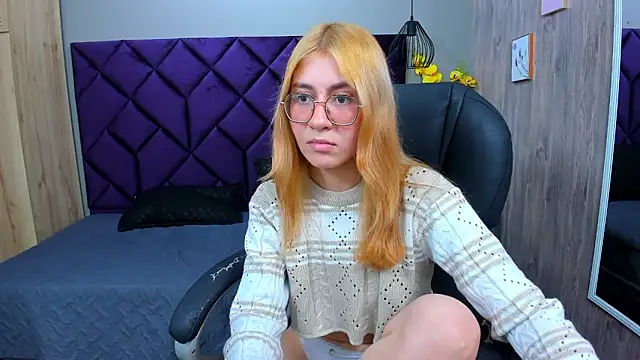 chloecampbell03 - ChloeCampbell03's free webcam