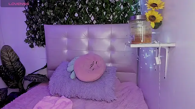 anna_blade_ (F teen) - spit on my tits a lot💦🍒