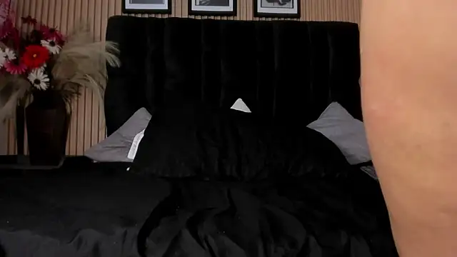 Lilith_Bonnet webcam