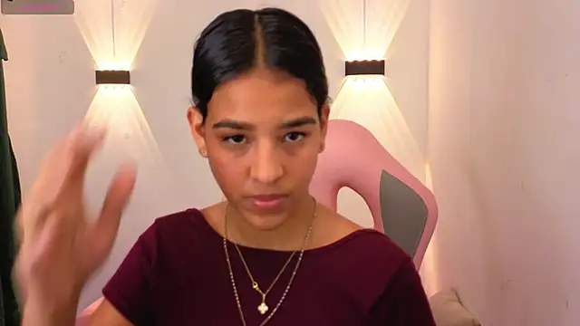 alexandraclaire9 (F teen) - show boobs