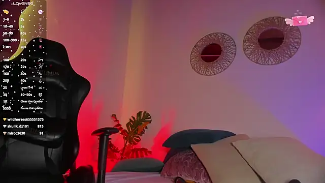 laura-hills18 webcam