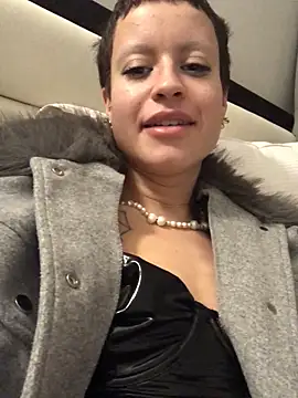 youngdutchruby - YoungDutchRuby's free webcam