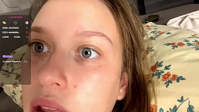 charlyndini - CharlynDini's free webcam