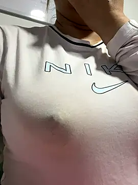ruby_santana777 (F milf) - niples hard suck