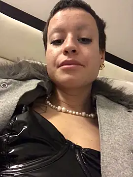 youngdutchruby - YoungDutchRuby's free webcam