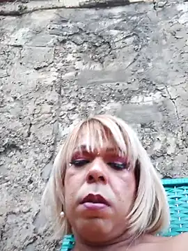 blondebitchlitle webcam