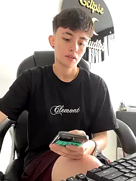 nico_18x - Nico_18x's free webcam