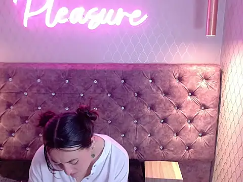 CataleyaDamourx webcam