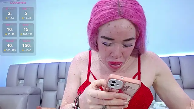 Kittywhiteass webcam