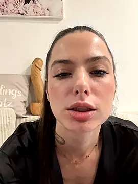 Webcam Model (Sugarbellax)  is live.Free join now!