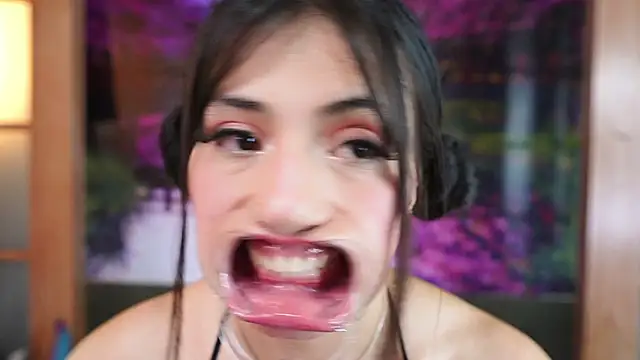 miss_sharlotte18 webcam