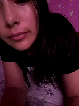 velyn_18 (F young) - Jugar con dildo por 5 minutos