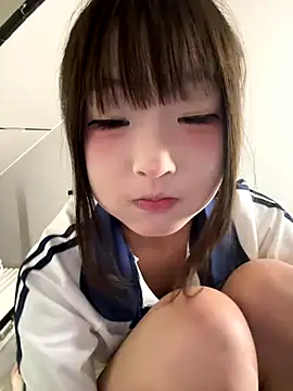 lelebaybay888 (F teen) - 你好👋哥哥们先不接私人哦 今天开完两场票哦