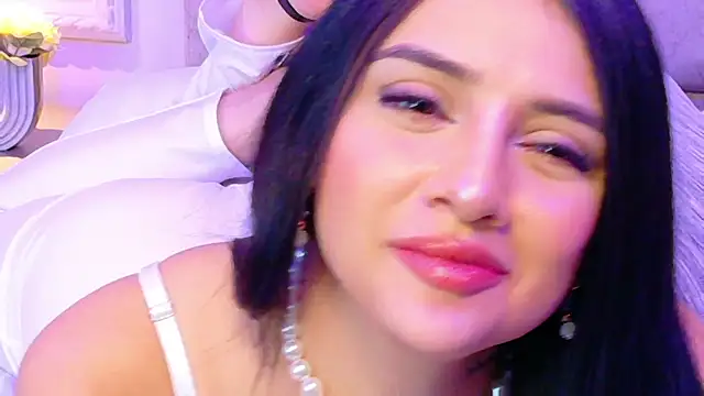 harper-avary - Harper-Avary's free webcam - UK Sex Cams