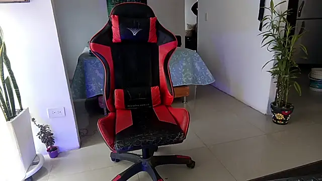 Adam_Valenciia webcam