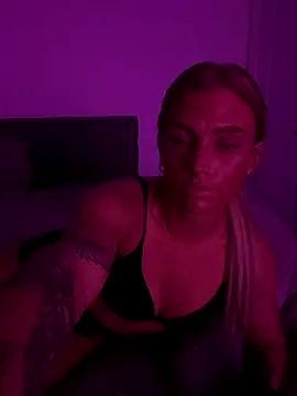 Blonde_BambiXX webcam