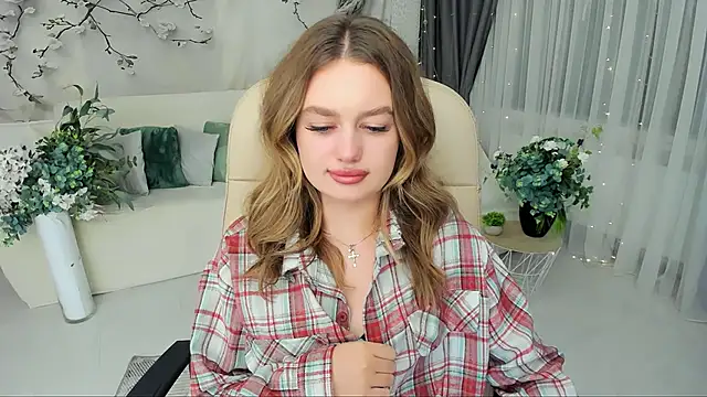 miraclecurly - MiracleCurly's free webcam