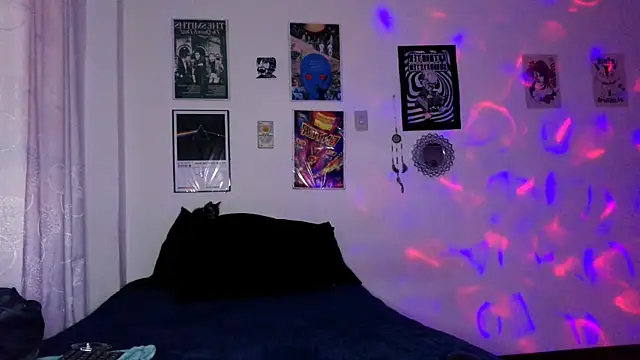 plutonbluemooon333 webcam