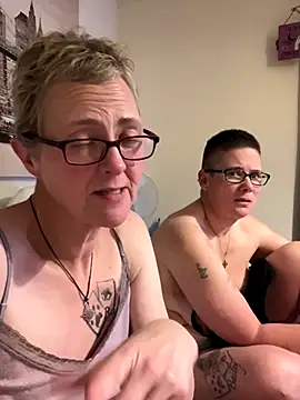 curvy-jinx - Curvy-Jinx's free webcam